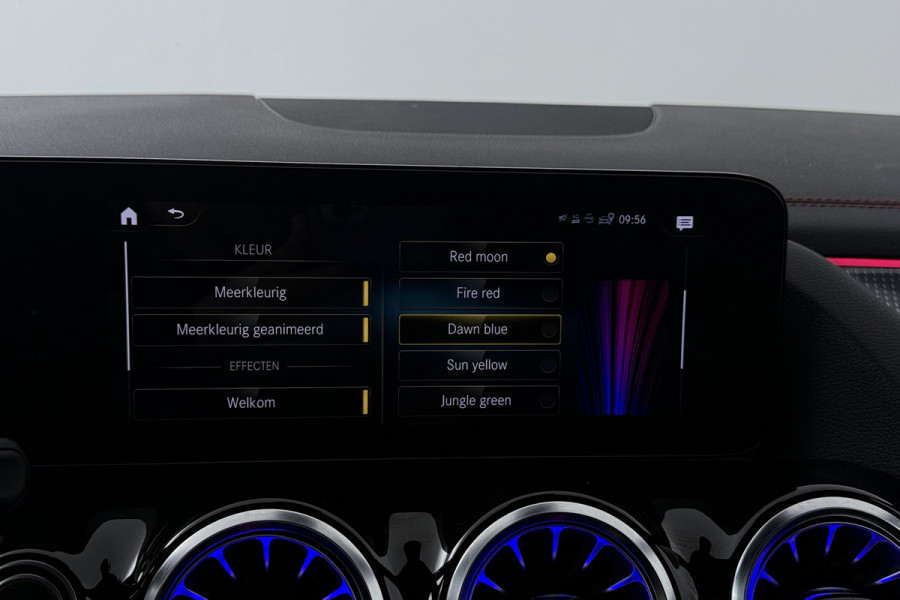 Mercedes-Benz EQA 250 Business Solution AMG 67 kWh 96% SOH (STOELVERWARMING, SFEERVERLICHTING, CAMERA, PARKEERSENSOREN)
