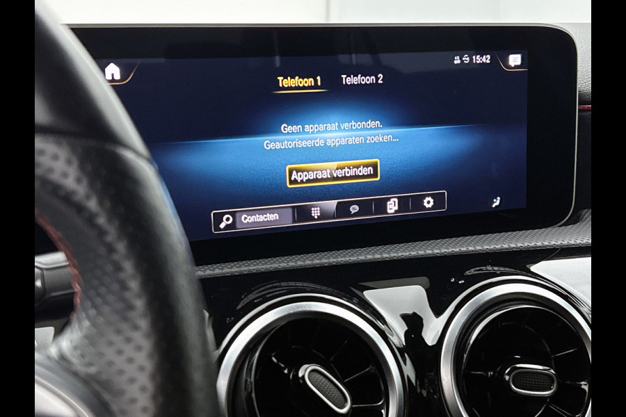 Mercedes-Benz A-Klasse 180 Business Solution AMG (NAVIGATIE, CLIMA, CAMERA, LED, GOED ONDERHOUDEN)