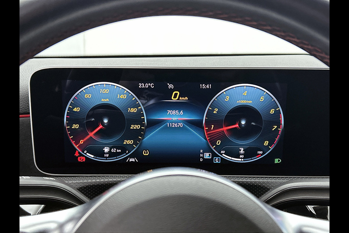Mercedes-Benz A-Klasse 180 Business Solution AMG (NAVIGATIE, CLIMA, CAMERA, LED, GOED ONDERHOUDEN)