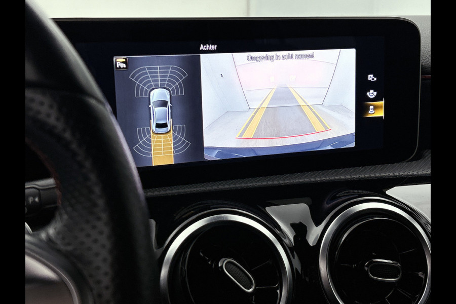 Mercedes-Benz A-Klasse 180 Business Solution AMG (NAVIGATIE, CLIMA, CAMERA, LED, GOED ONDERHOUDEN)