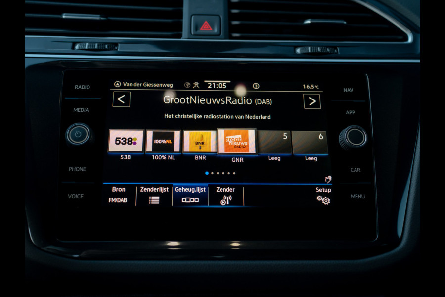 Volkswagen Tiguan 1.5 TSI R-Line Business | Black Style | Trekhaak wegkl. | Camera | IQ Light | Prijs Rijklaar!!