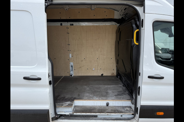 Ford E-Transit 68kWh 184PK L4H3 317km WLTP 96,5% (SOH) BEV Snelladen Carplay Climate control Cruise control Navigatie 360° camera Stoelverwarming Parkeersensoren v+a
