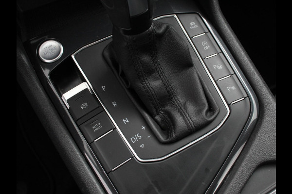 Volkswagen Tiguan Allspace 1.5 TSI Highline All-space 7p. Adaptive cruise control Climate control LED Parkeersensoren Panoramadak Achteruitrijd camera Trekhaak Navigatie Voorstoelen verwarmd Apple Carplay/ Android Auto