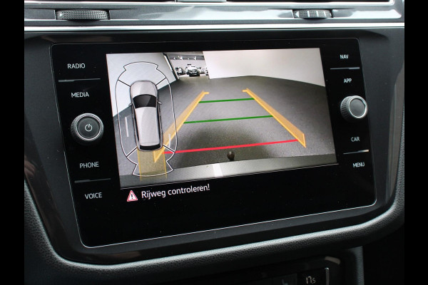 Volkswagen Tiguan Allspace 1.5 TSI Highline All-space 7p. Adaptive cruise control Climate control LED Parkeersensoren Panoramadak Achteruitrijd camera Trekhaak Navigatie Voorstoelen verwarmd Apple Carplay/ Android Auto