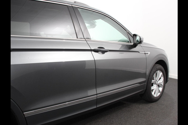 Volkswagen Tiguan Allspace 1.5 TSI Highline All-space 7p. Adaptive cruise control Climate control LED Parkeersensoren Panoramadak Achteruitrijd camera Trekhaak Navigatie Voorstoelen verwarmd Apple Carplay/ Android Auto