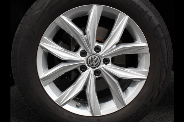 Volkswagen Tiguan Allspace 1.5 TSI Highline All-space 7p. Adaptive cruise control Climate control LED Parkeersensoren Panoramadak Achteruitrijd camera Trekhaak Navigatie Voorstoelen verwarmd Apple Carplay/ Android Auto