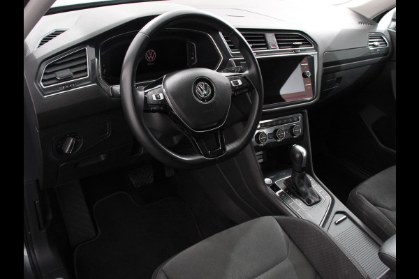 Volkswagen Tiguan Allspace 1.5 TSI Highline All-space 7p. Adaptive cruise control Climate control LED Parkeersensoren Panoramadak Achteruitrijd camera Trekhaak Navigatie Voorstoelen verwarmd Apple Carplay/ Android Auto