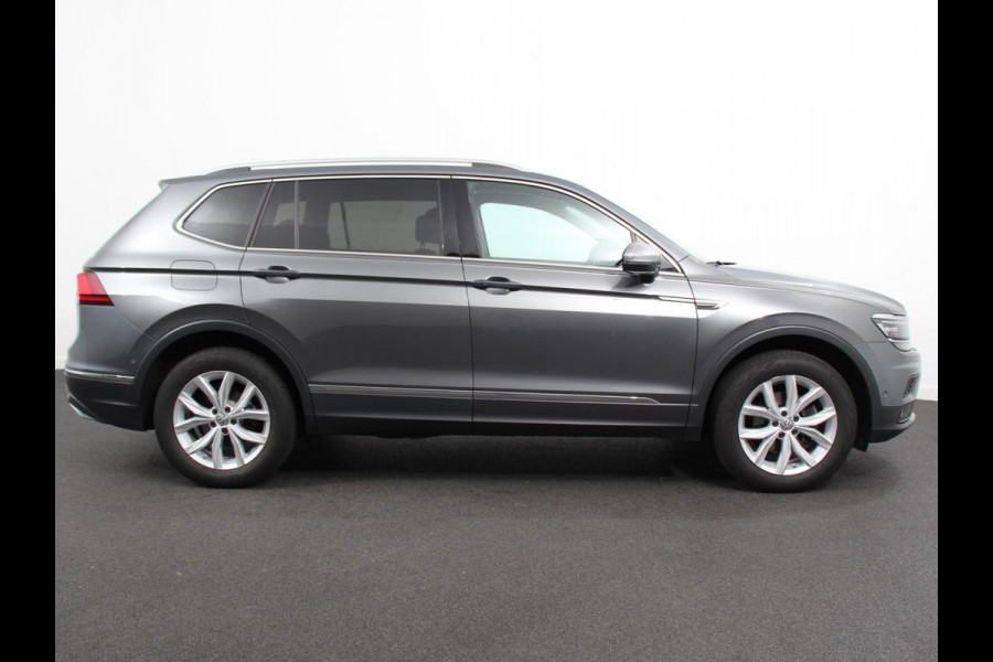 Volkswagen Tiguan Allspace 1.5 TSI Highline All-space 7p. Adaptive cruise control Climate control LED Parkeersensoren Panoramadak Achteruitrijd camera Trekhaak Navigatie Voorstoelen verwarmd Apple Carplay/ Android Auto