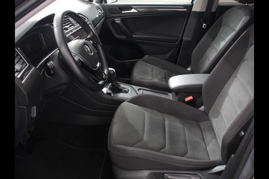 Volkswagen Tiguan Allspace 1.5 TSI Highline All-space 7p. Adaptive cruise control Climate control LED Parkeersensoren Panoramadak Achteruitrijd camera Trekhaak Navigatie Voorstoelen verwarmd Apple Carplay/ Android Auto