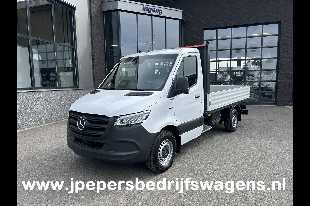 Mercedes-Benz eSprinter 320 L2 Select 81kWh / Snel laden 115kw / Open laadbak / Trekhaak / Distronic / MBUX / Smartphone-intergratie / Camera