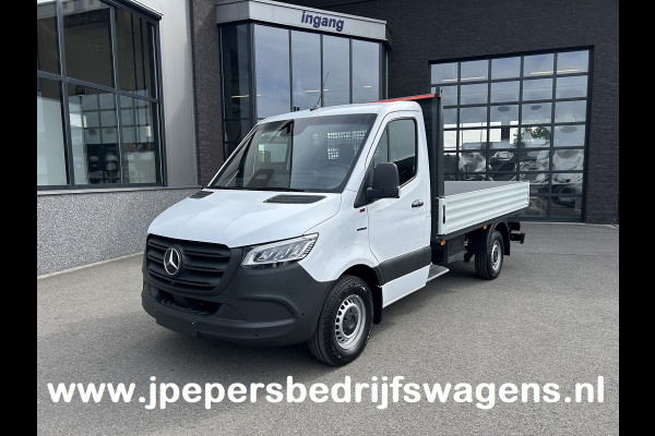 Mercedes-Benz eSprinter 320 L2 Select 81kWh / Snel laden 115kw / Open laadbak / Trekhaak / Distronic / MBUX / Smartphone-intergratie / Camera