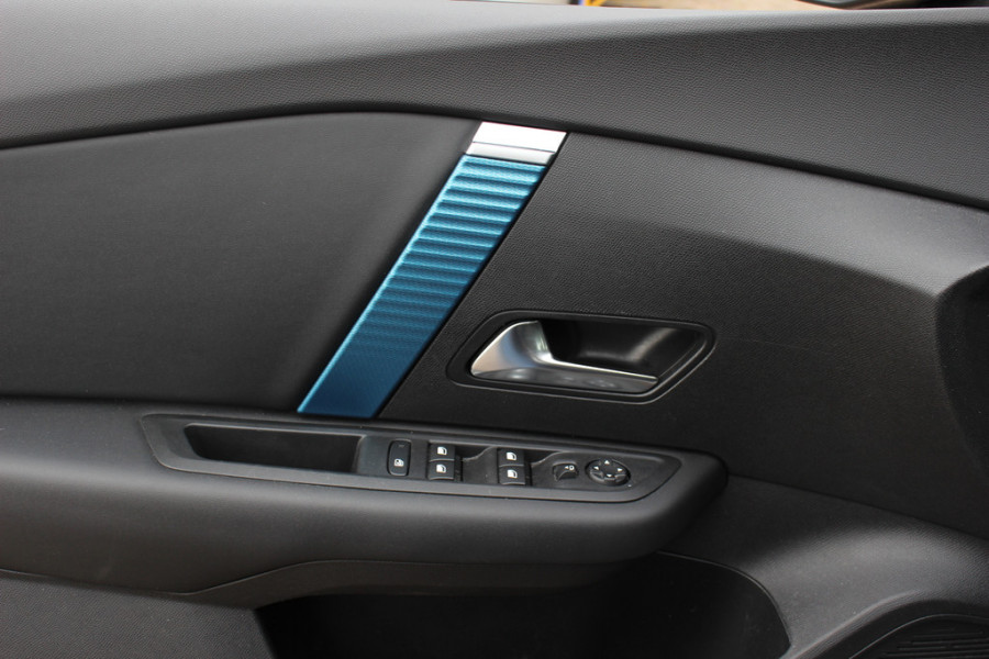 Citroën Ë-C4 Feel Pack 50 kWh / Camera / Head-up / Keyless / CarPlay / 18'' / Dodehoek / DAB / Cruise Control / Full-LED
