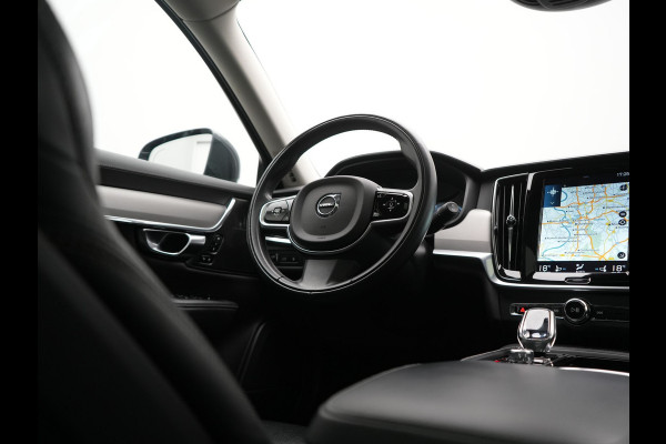 Volvo V90 T8 AWD Inscription PHEV 394pk Dealer O.H. | Trekhaak Af Fabriek | Panodak | Adaptive Cruise | Harman / Kardon | Head Up | Camera | Lederen Sportstoelen Massage & Ventilatie & Memory | Apple Carplay | Stuur Verwarmd | Blis | Plug In Hybrid |