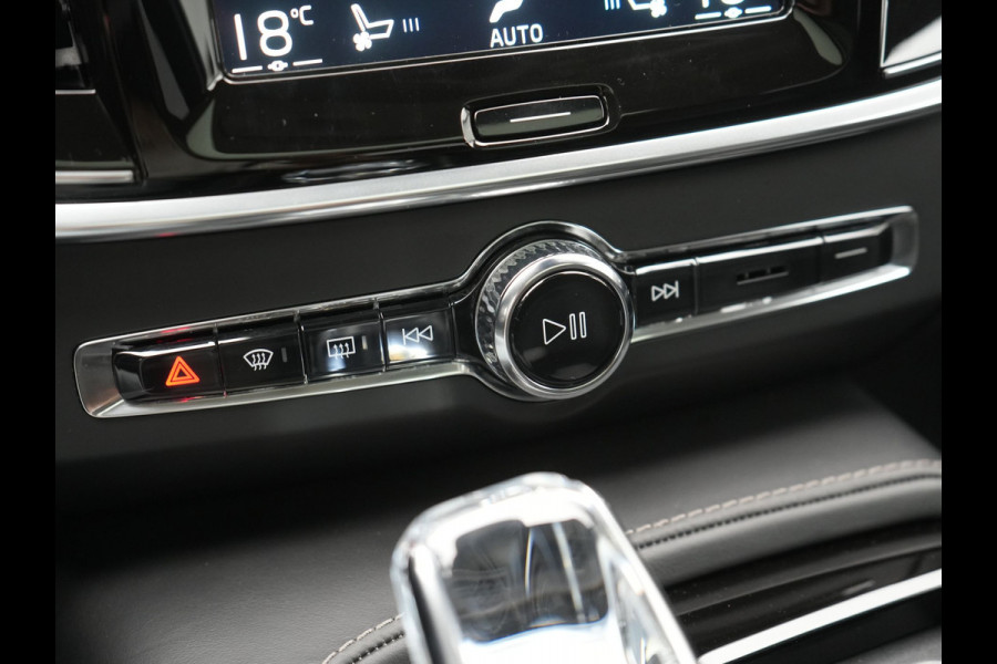 Volvo V90 T8 AWD Inscription PHEV 394pk Dealer O.H. | Trekhaak Af Fabriek | Panodak | Adaptive Cruise | Harman / Kardon | Head Up | Camera | Lederen Sportstoelen Massage & Ventilatie & Memory | Apple Carplay | Stuur Verwarmd | Blis | Plug In Hybrid |