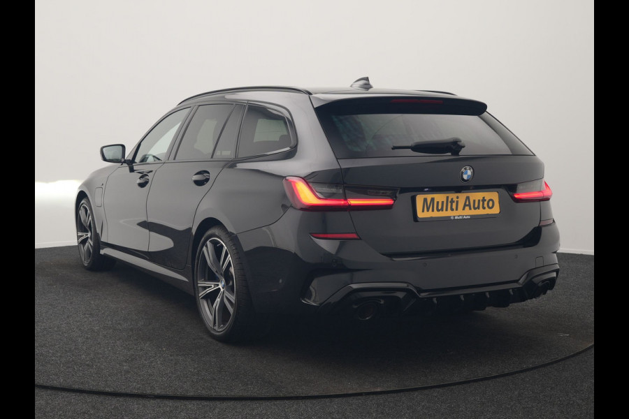 BMW 3 Serie Touring 330e M Sport PHEV 293pk Dealer O.H. | Trekhaak Af Fabriek | Adaptive Cruise | Head Up | 360 Camera | Adaptief Onderstel | Alcantara Sportstoelen & Stuur Verwarmd | Laser LED | Sfeerverlichting | Keyless | Blis | Apple Carplay | Plug In Hybrid |