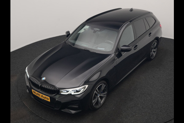 BMW 3 Serie Touring 330e M Sport PHEV 293pk Dealer O.H. | Trekhaak Af Fabriek | Adaptive Cruise | Head Up | 360 Camera | Adaptief Onderstel | Alcantara Sportstoelen & Stuur Verwarmd | Laser LED | Sfeerverlichting | Keyless | Blis | Apple Carplay | Plug In Hybrid |