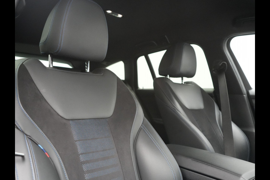BMW 3 Serie Touring 330e M Sport PHEV 293pk Dealer O.H. | Trekhaak Af Fabriek | Adaptive Cruise | Head Up | 360 Camera | Adaptief Onderstel | Alcantara Sportstoelen & Stuur Verwarmd | Laser LED | Sfeerverlichting | Keyless | Blis | Apple Carplay | Plug In Hybrid |