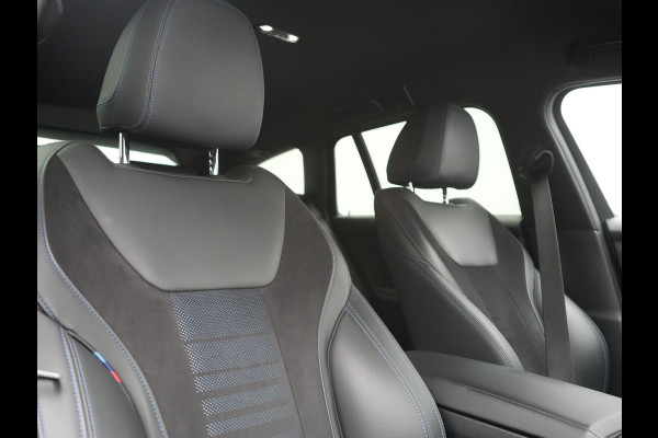 BMW 3 Serie Touring 330e M Sport PHEV 293pk Dealer O.H. | Trekhaak Af Fabriek | Adaptive Cruise | Head Up | 360 Camera | Adaptief Onderstel | Alcantara Sportstoelen & Stuur Verwarmd | Laser LED | Sfeerverlichting | Keyless | Blis | Apple Carplay | Plug In Hybrid |