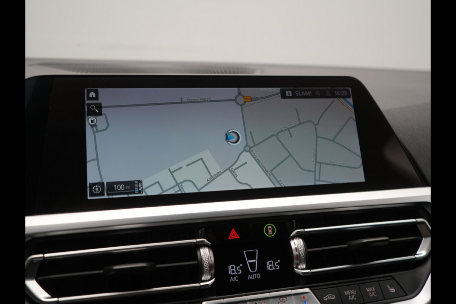 BMW 3 Serie Touring 330e M Sport PHEV 293pk Dealer O.H. | Trekhaak Af Fabriek | Adaptive Cruise | Head Up | 360 Camera | Adaptief Onderstel | Alcantara Sportstoelen & Stuur Verwarmd | Laser LED | Sfeerverlichting | Keyless | Blis | Apple Carplay | Plug In Hybrid |