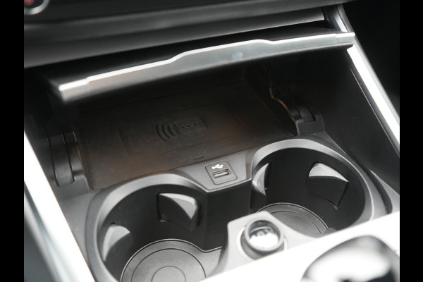 BMW 3 Serie Touring 330e M Sport PHEV 293pk Dealer O.H. | Trekhaak Af Fabriek | Adaptive Cruise | Head Up | 360 Camera | Adaptief Onderstel | Alcantara Sportstoelen & Stuur Verwarmd | Laser LED | Sfeerverlichting | Keyless | Blis | Apple Carplay | Plug In Hybrid |