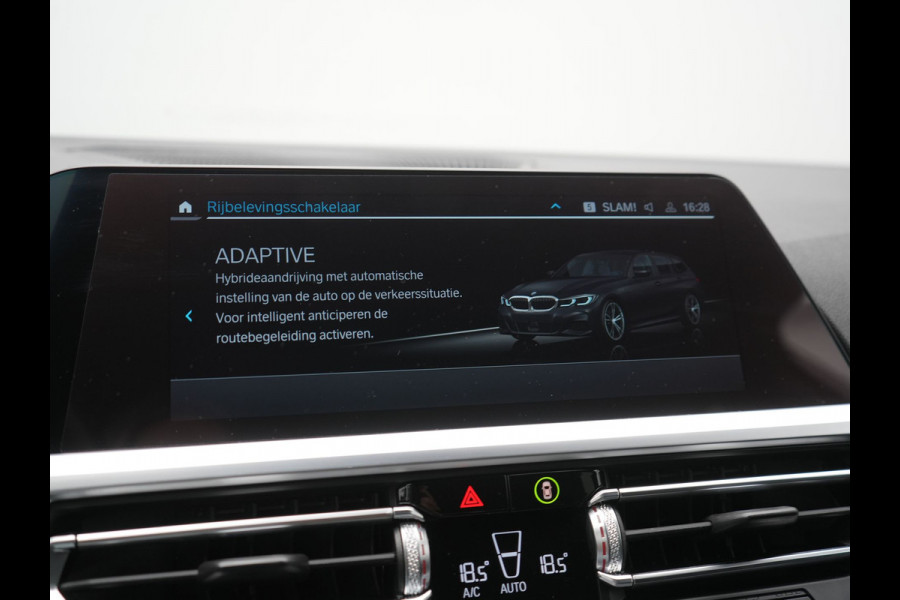 BMW 3 Serie Touring 330e M Sport PHEV 293pk Dealer O.H. | Trekhaak Af Fabriek | Adaptive Cruise | Head Up | 360 Camera | Adaptief Onderstel | Alcantara Sportstoelen & Stuur Verwarmd | Laser LED | Sfeerverlichting | Keyless | Blis | Apple Carplay | Plug In Hybrid |