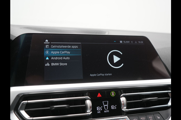 BMW 3 Serie Touring 330e M Sport PHEV 293pk Dealer O.H. | Trekhaak Af Fabriek | Adaptive Cruise | Head Up | 360 Camera | Adaptief Onderstel | Alcantara Sportstoelen & Stuur Verwarmd | Laser LED | Sfeerverlichting | Keyless | Blis | Apple Carplay | Plug In Hybrid |