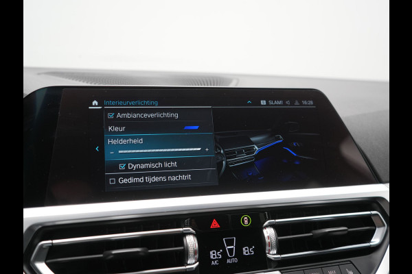 BMW 3 Serie Touring 330e M Sport PHEV 293pk Dealer O.H. | Trekhaak Af Fabriek | Adaptive Cruise | Head Up | 360 Camera | Adaptief Onderstel | Alcantara Sportstoelen & Stuur Verwarmd | Laser LED | Sfeerverlichting | Keyless | Blis | Apple Carplay | Plug In Hybrid |