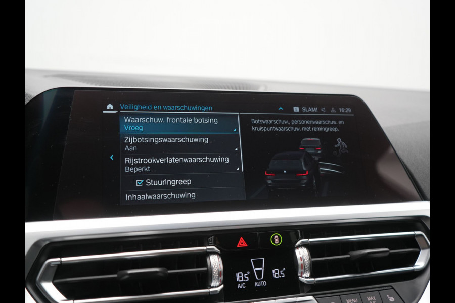 BMW 3 Serie Touring 330e M Sport PHEV 293pk Dealer O.H. | Trekhaak Af Fabriek | Adaptive Cruise | Head Up | 360 Camera | Adaptief Onderstel | Alcantara Sportstoelen & Stuur Verwarmd | Laser LED | Sfeerverlichting | Keyless | Blis | Apple Carplay | Plug In Hybrid |