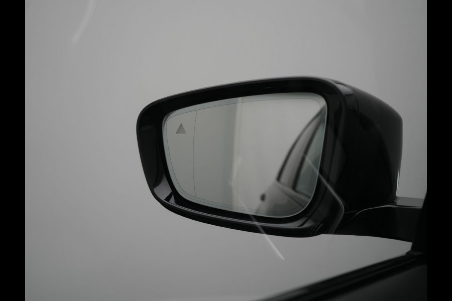 BMW 3 Serie Touring 330e M Sport PHEV 293pk Dealer O.H. | Trekhaak Af Fabriek | Adaptive Cruise | Head Up | 360 Camera | Adaptief Onderstel | Alcantara Sportstoelen & Stuur Verwarmd | Laser LED | Sfeerverlichting | Keyless | Blis | Apple Carplay | Plug In Hybrid |