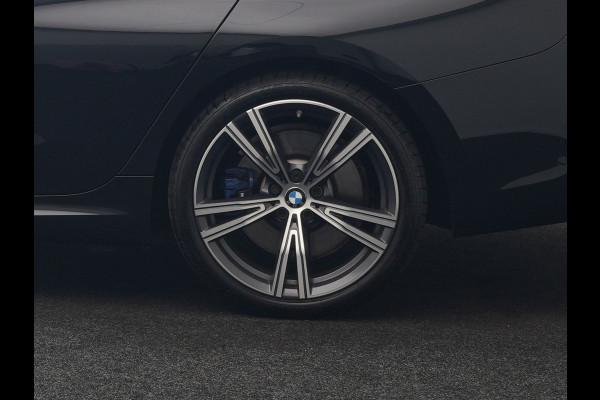 BMW 3 Serie Touring 330e M Sport PHEV 293pk Dealer O.H. | Trekhaak Af Fabriek | Adaptive Cruise | Head Up | 360 Camera | Adaptief Onderstel | Alcantara Sportstoelen & Stuur Verwarmd | Laser LED | Sfeerverlichting | Keyless | Blis | Apple Carplay | Plug In Hybrid |