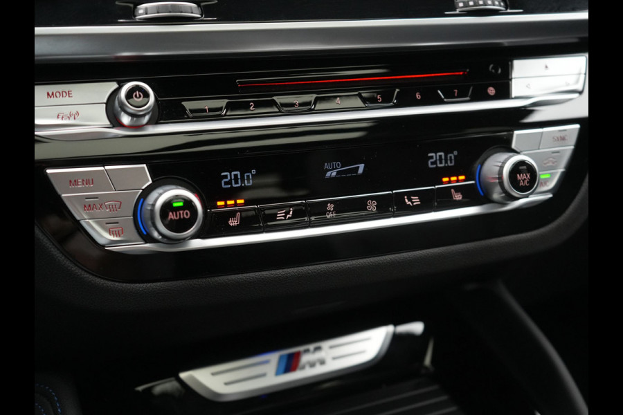 BMW X4 M40i M Sport 354pk | Trekhaak Af Fabriek | Panodak | Head Up | Adaptive Cruise | 360 Camera | Adaptief Onderstel | Lederen Sportstoelen Memory & Verwarmd | 21"L.M | Keyless | Blis | Sfeerverlichting | Apple Carplay |