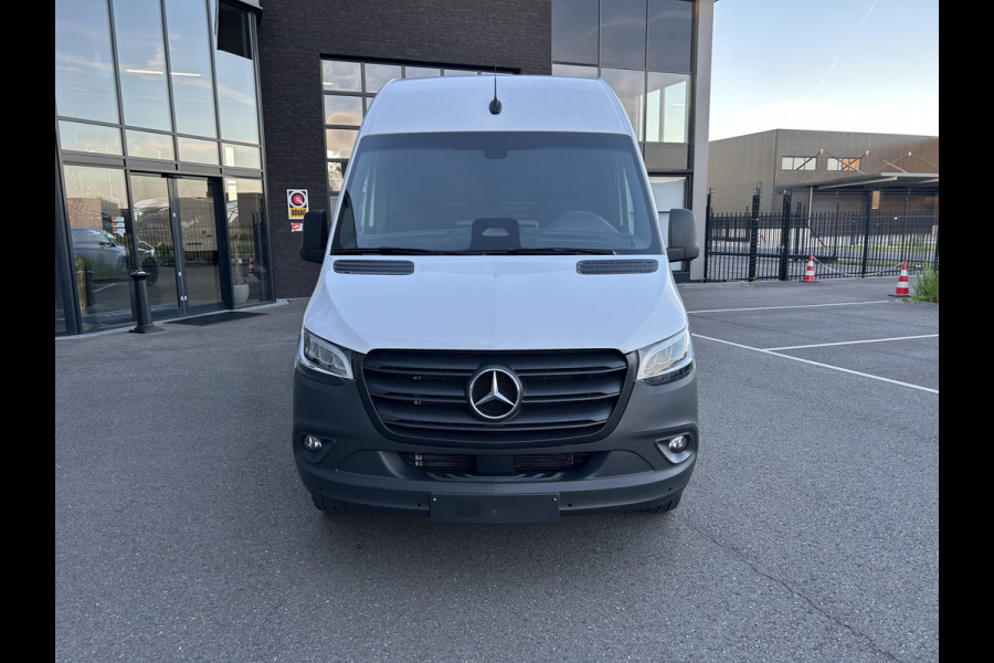 Mercedes-Benz Sprinter 317 CDI L2 H2 Pro LED / MBUX / Navigatie / Camera / Parkeersensoren / Cruise control / Airco / 270 Graden achterdeuren