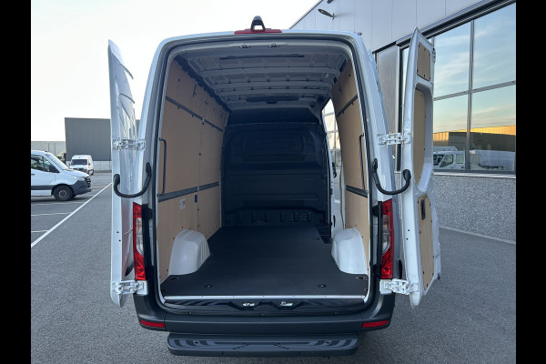 Mercedes-Benz Sprinter 317 CDI L2 H2 Pro LED / MBUX / Navigatie / Camera / Parkeersensoren / Cruise control / Airco / 270 Graden achterdeuren