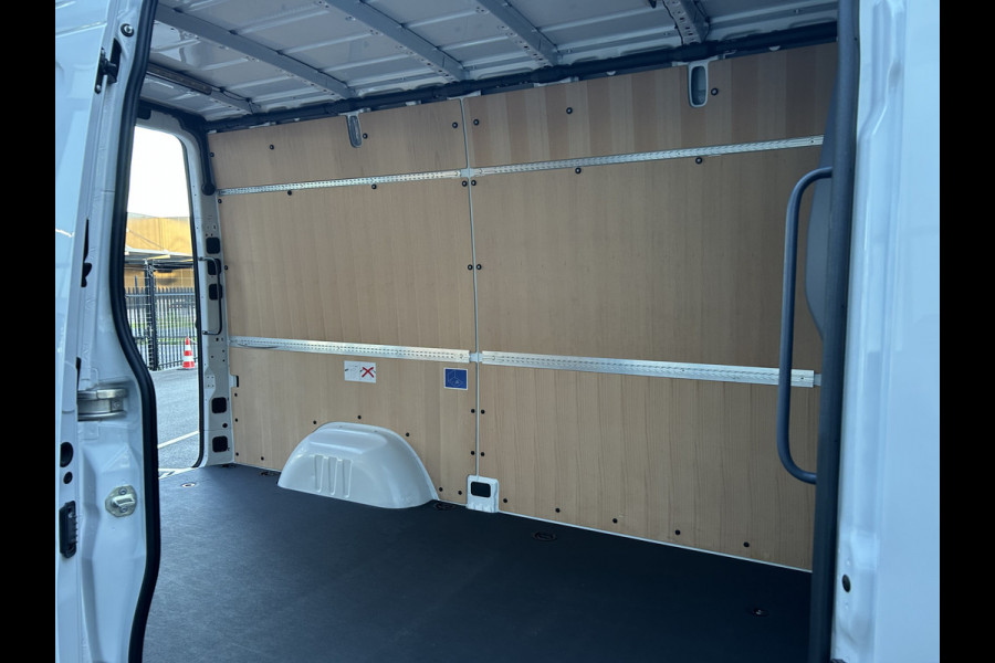 Mercedes-Benz Sprinter 317 CDI L2 H2 Pro LED / MBUX / Navigatie / Camera / Parkeersensoren / Cruise control / Airco / 270 Graden achterdeuren