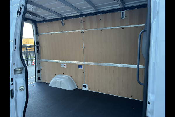 Mercedes-Benz Sprinter 317 CDI L2 H2 Pro LED / MBUX / Navigatie / Camera / Parkeersensoren / Cruise control / Airco / 270 Graden achterdeuren