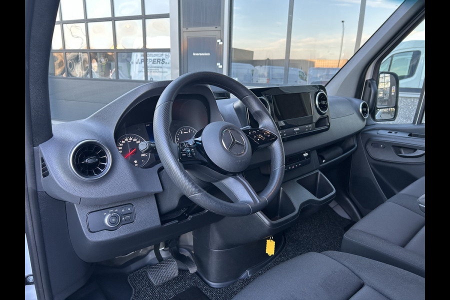 Mercedes-Benz Sprinter 317 CDI L2 H2 Pro LED / MBUX / Navigatie / Camera / Parkeersensoren / Cruise control / Airco / 270 Graden achterdeuren
