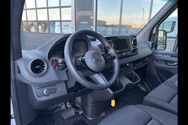 Mercedes-Benz Sprinter 317 CDI L2 H2 Pro LED / MBUX / Navigatie / Camera / Parkeersensoren / Cruise control / Airco / 270 Graden achterdeuren