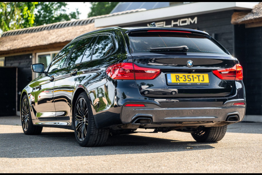 BMW 5 Serie Touring 530i High Executive M Pakket I Panoramadak I Adaptive Cruise I Led I Harman Kardon I Soft-Close I Head-Up