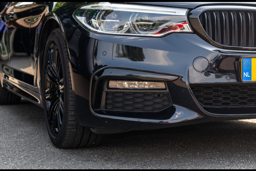 BMW 5 Serie Touring 530i High Executive M Pakket I Panoramadak I Adaptive Cruise I Led I Harman Kardon I Soft-Close I Head-Up