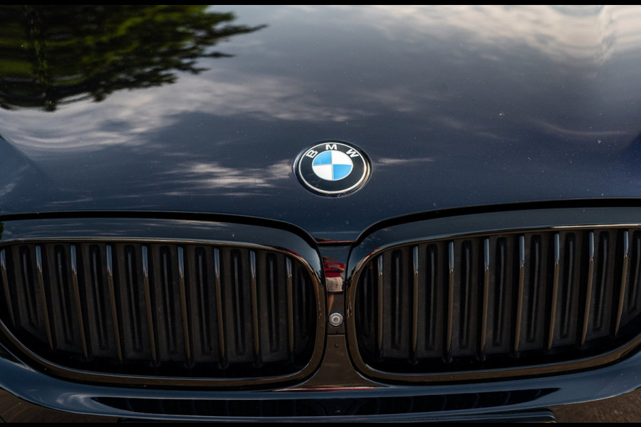 BMW 5 Serie Touring 530i High Executive M Pakket I Panoramadak I Adaptive Cruise I Led I Harman Kardon I Soft-Close I Head-Up