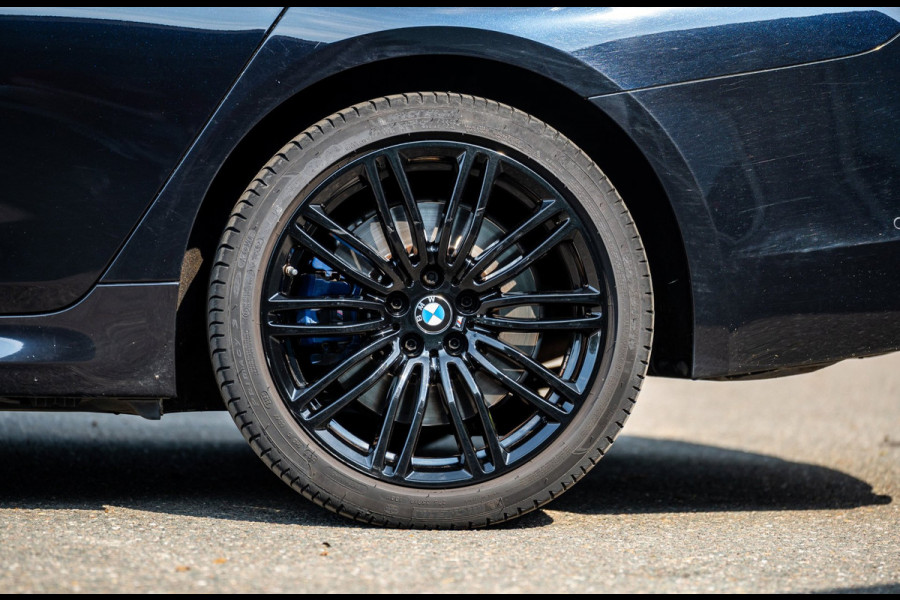 BMW 5 Serie Touring 530i High Executive M Pakket I Panoramadak I Adaptive Cruise I Led I Harman Kardon I Soft-Close I Head-Up