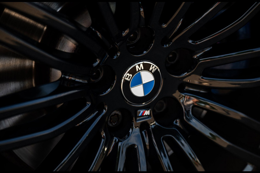 BMW 5 Serie Touring 530i High Executive M Pakket I Panoramadak I Adaptive Cruise I Led I Harman Kardon I Soft-Close I Head-Up