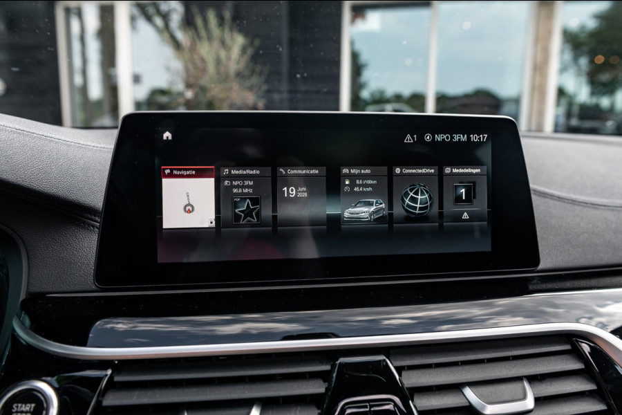 BMW 5 Serie Touring 530i High Executive M Pakket I Panoramadak I Adaptive Cruise I Led I Harman Kardon I Soft-Close I Head-Up