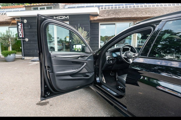 BMW 5 Serie Touring 530i High Executive M Pakket I Panoramadak I Adaptive Cruise I Led I Harman Kardon I Soft-Close I Head-Up