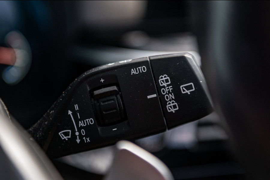 BMW 5 Serie Touring 530i High Executive M Pakket I Panoramadak I Adaptive Cruise I Led I Harman Kardon I Soft-Close I Head-Up