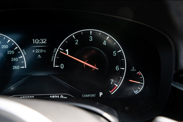 BMW 5 Serie Touring 530i High Executive M Pakket I Panoramadak I Adaptive Cruise I Led I Harman Kardon I Soft-Close I Head-Up