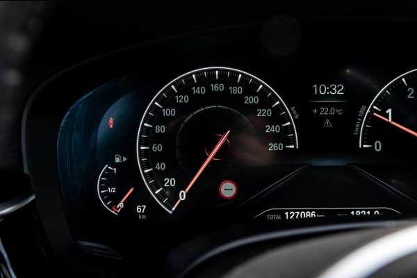 BMW 5 Serie Touring 530i High Executive M Pakket I Panoramadak I Adaptive Cruise I Led I Harman Kardon I Soft-Close I Head-Up