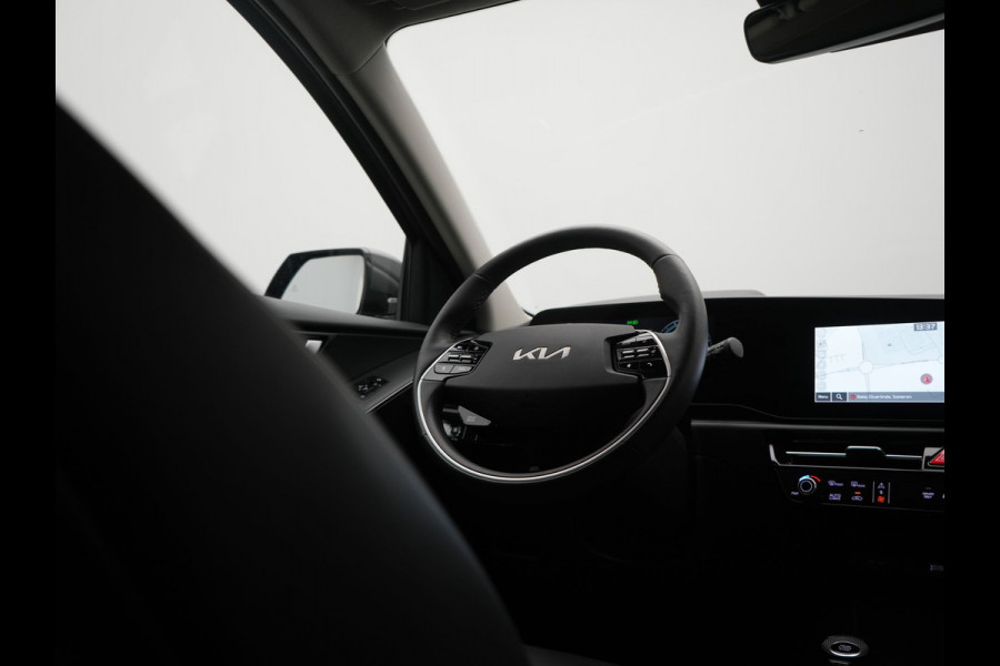 Kia Niro 1.6 GDi DynamicLine PHEV 182pk Dealer O.H. | Trekhaak Afn. | Adaptive Cruise | Camera | Sportstoelen & Stuur Verwarmd | Sfeerverlichting | Keyless | Apple Carplay | Navigatie | DAB | Plug In Hybrid |