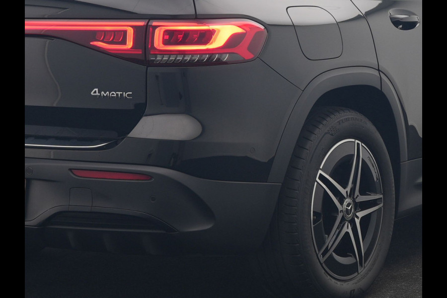 Mercedes-Benz EQB 300 4MATIC AMG Line 69,7 kWh 228pk Dealer O.H. | Trekhaak Af Fabriek | Camera | MBUX Widescreen Navi | Alcantara Sportstoelen Verwarmd | Sfeerverlichting | Night Pakket | Cruise Control | Virtual | DAB |