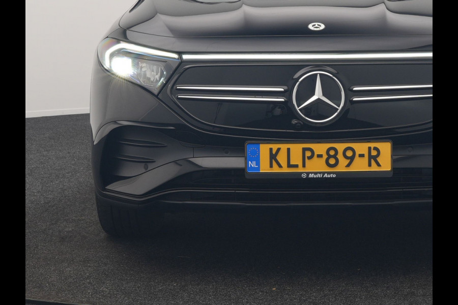 Mercedes-Benz EQB 300 4MATIC AMG Line 69,7 kWh 228pk Dealer O.H. | Trekhaak Af Fabriek | Camera | MBUX Widescreen Navi | Alcantara Sportstoelen Verwarmd | Sfeerverlichting | Night Pakket | Cruise Control | Virtual | DAB |